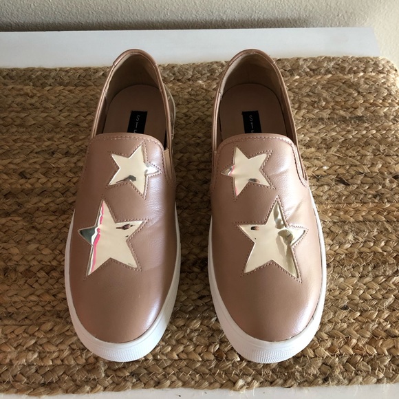 Steve Madden Shoes - NWOT Steve Madden Giggy Sneakers
